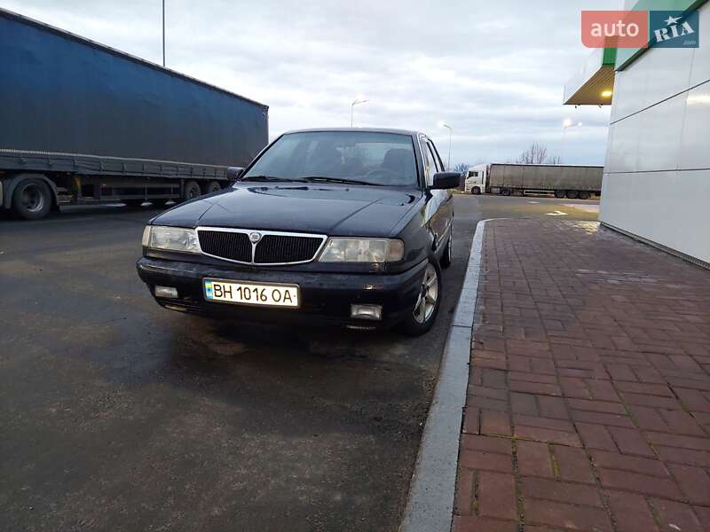 Седан Lancia Dedra 1992 в Любашевке