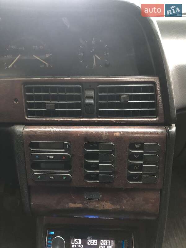 Седан Lancia Dedra 1991 в Носівці