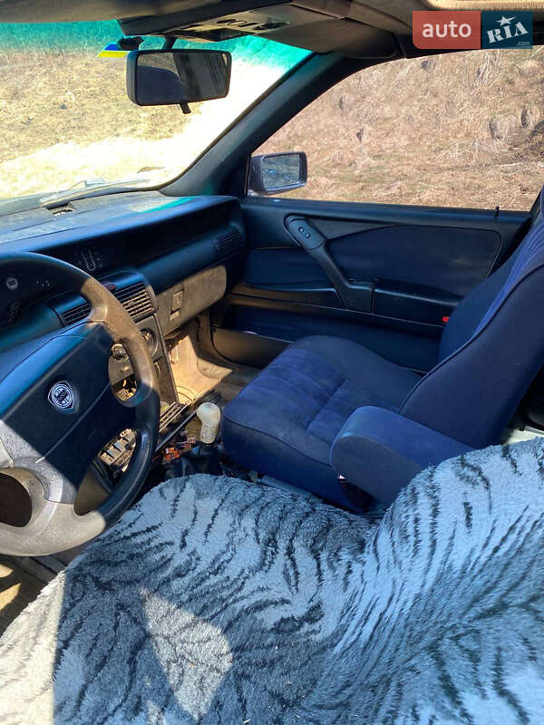 Седан Lancia Dedra 1993 в Сколе