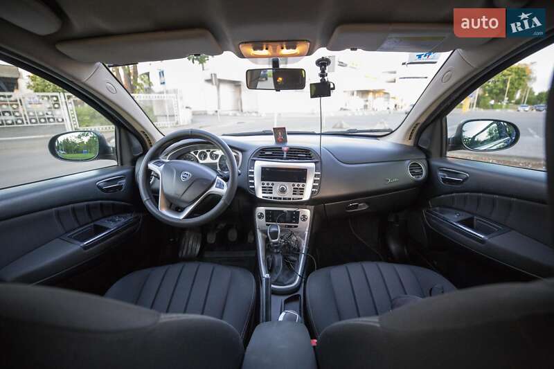 Хэтчбек Lancia Delta 2008 в Львове