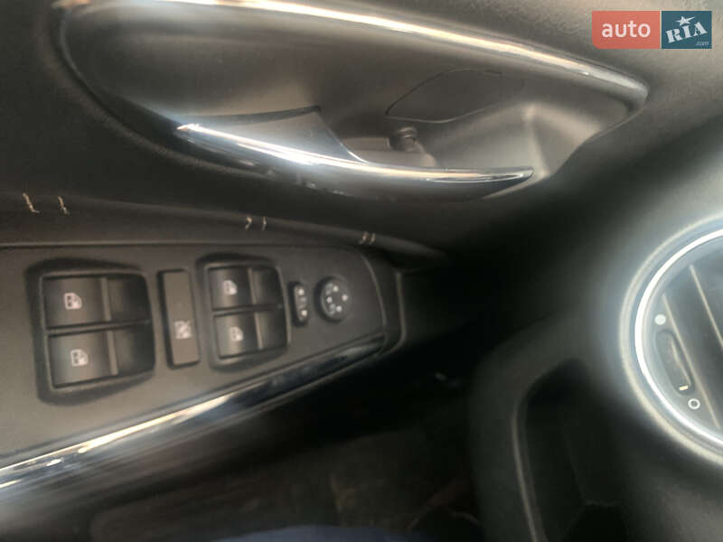 Хэтчбек Lancia Delta 2009 в Киеве фото 7 Хэтчбек Lancia Delta 2009 в Киеве