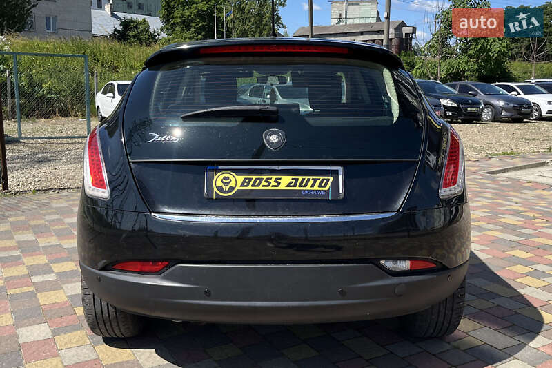 Хэтчбек Lancia Delta 2008 в Стрые