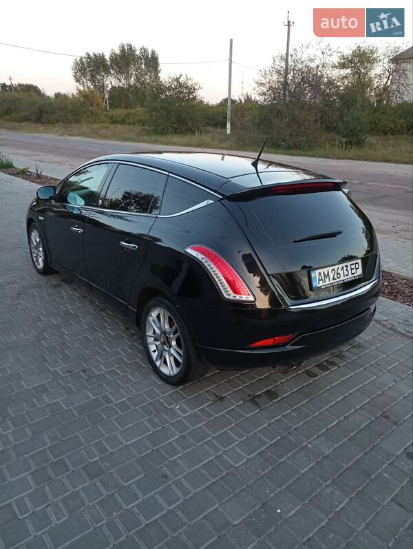 Хэтчбек Lancia Delta 2014 в Олевске