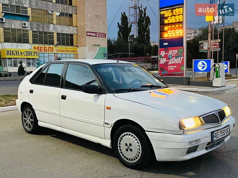 Хэтчбек Lancia Delta 1994 в Новомосковске