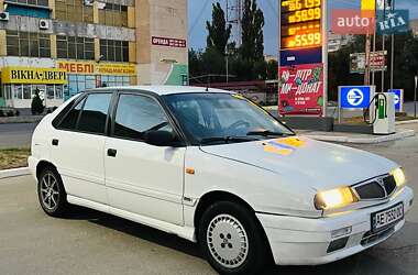 Хэтчбек Lancia Delta 1994 в 