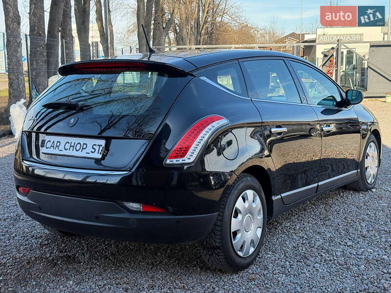 Хэтчбек Lancia Delta 2008 в Стрые