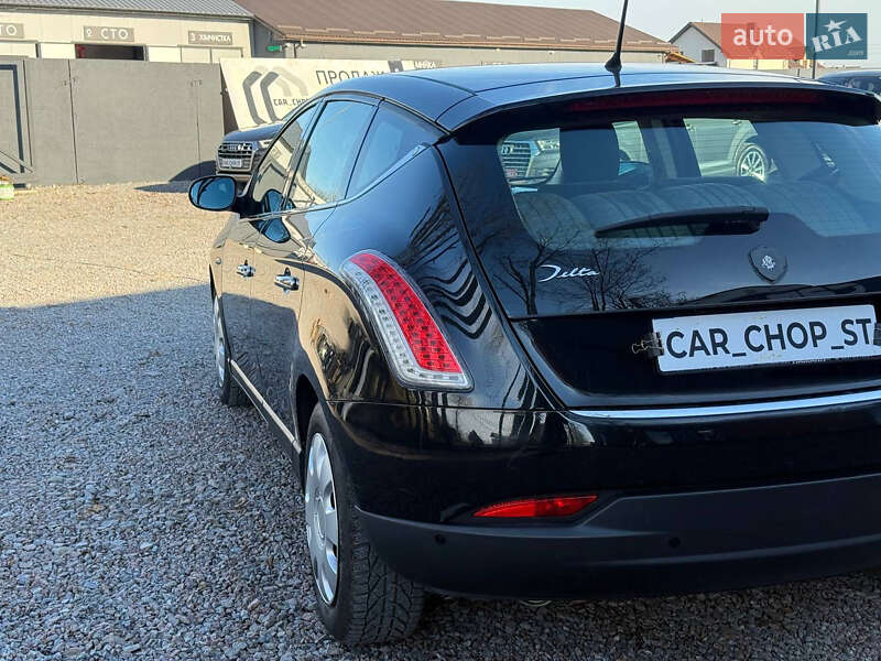 Хэтчбек Lancia Delta 2008 в Стрые