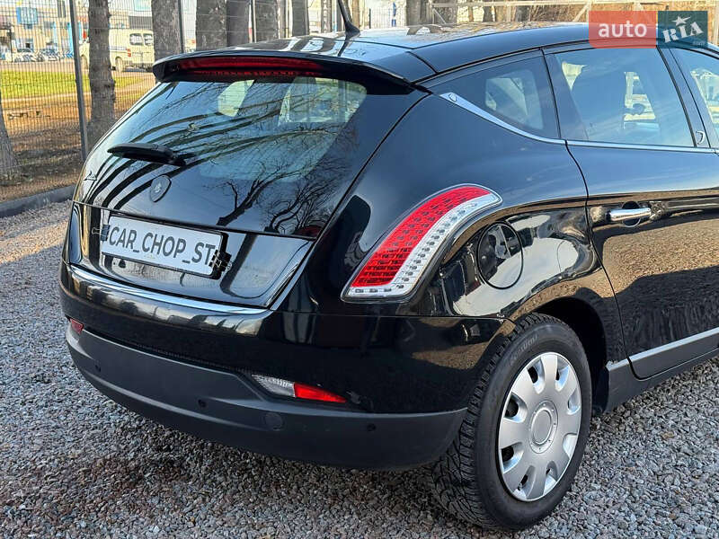 Хэтчбек Lancia Delta 2008 в Стрые