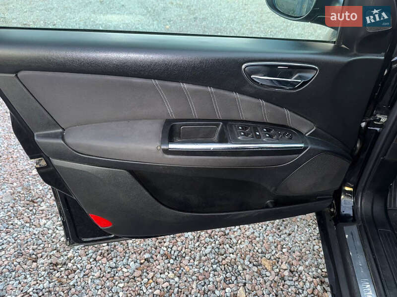 Хэтчбек Lancia Delta 2008 в Стрые