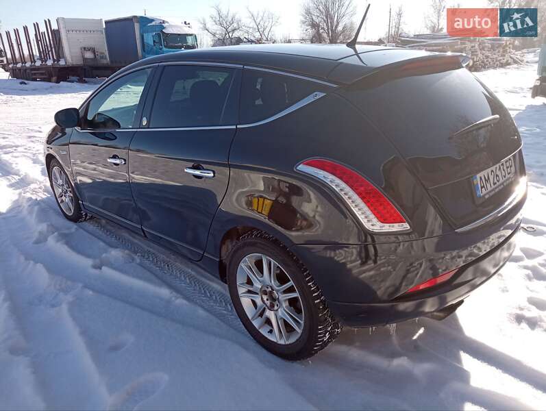 Хетчбек Lancia Delta 2014 в Олевську