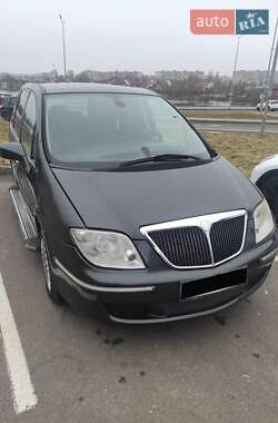 Минивэн Lancia Phedra 2004 в 