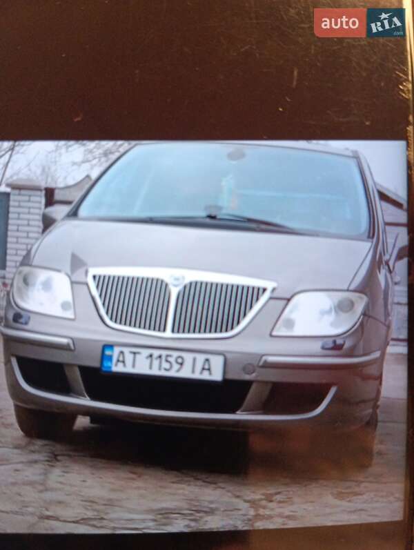 Lancia Phedra 2005