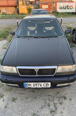 Седан Lancia Thema 1989 в Ровно