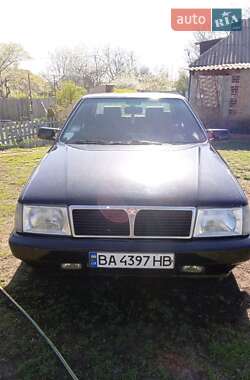 Седан Lancia Thema 1987 в 