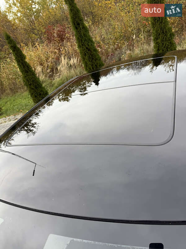 Седан Lancia Thema 2012 в Черновцах