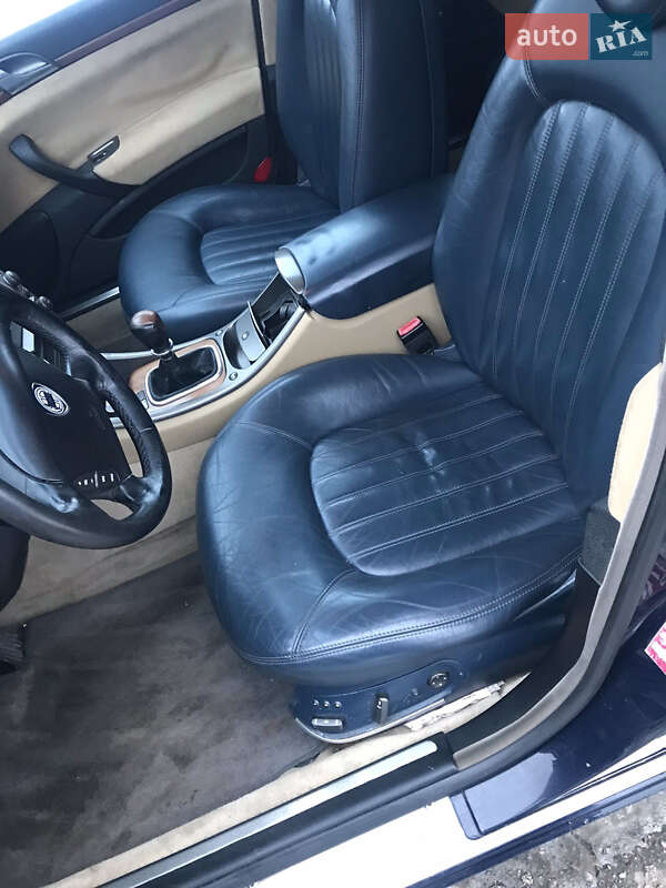 Седан Lancia Thesis 2003 в Киеве