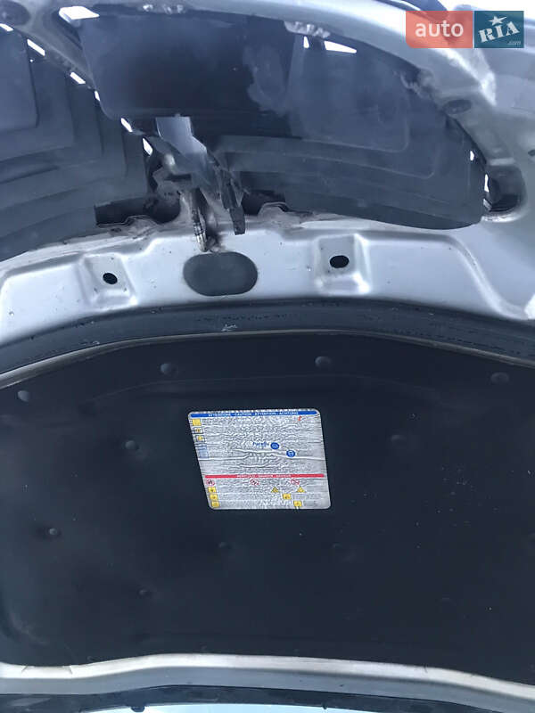 Седан Lancia Thesis 2003 в Киеве