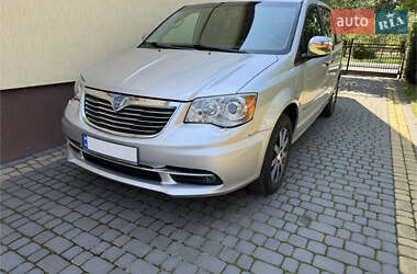 Минивэн Lancia Voyager 2011 в Жовкве