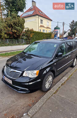 Мінівен Lancia Voyager 2011 в Івано-Франківську