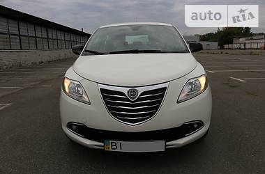 Хэтчбек Lancia Ypsilon 2013 в Киеве