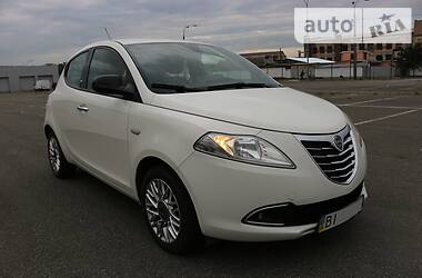 Хэтчбек Lancia Ypsilon 2013 в Киеве