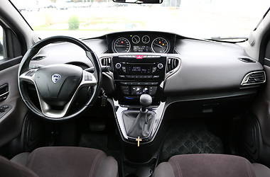 Хэтчбек Lancia Ypsilon 2013 в Киеве