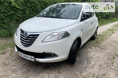 Хэтчбек Lancia Ypsilon 2013 в Киеве