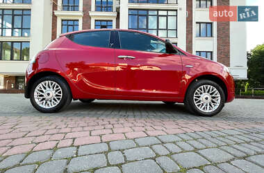 Хэтчбек Lancia Ypsilon 2014 в 