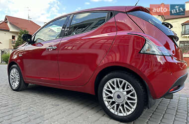 Хэтчбек Lancia Ypsilon 2014 в 