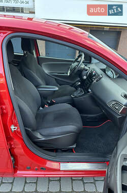 Хэтчбек Lancia Ypsilon 2014 в 