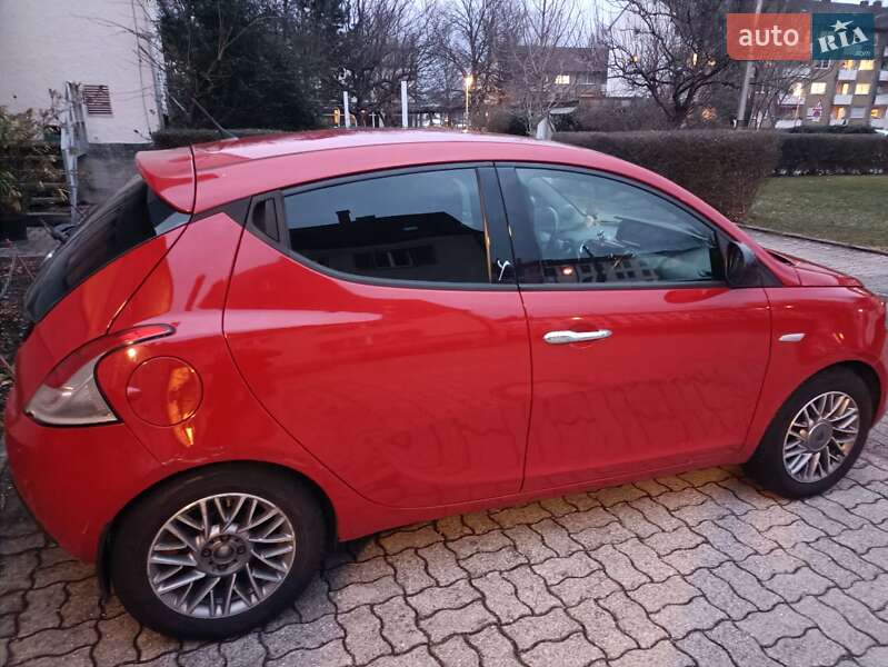 Хэтчбек Lancia Ypsilon 2012 в Одессе