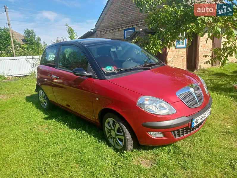 Lancia Ypsilon