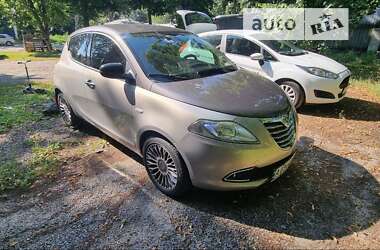 Хэтчбек Lancia Ypsilon 2012 в Киеве