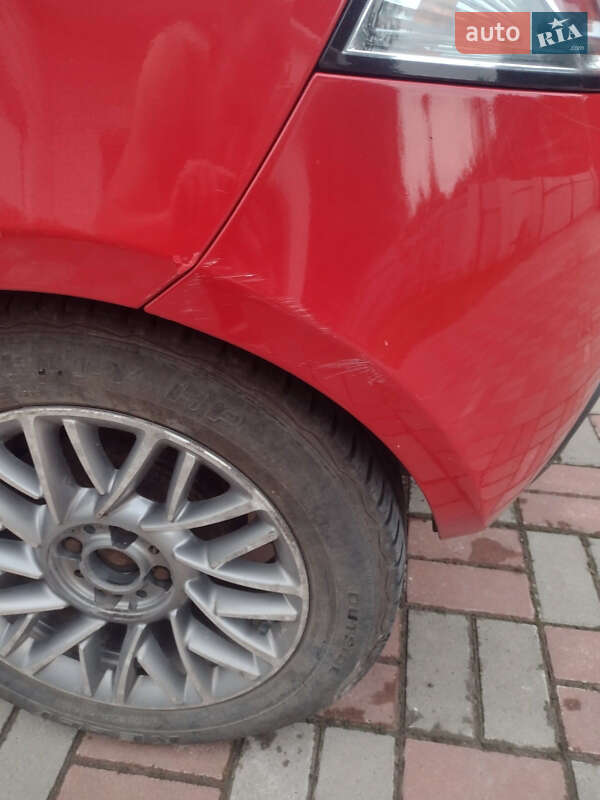 Хэтчбек Lancia Ypsilon 2012 в Киеве