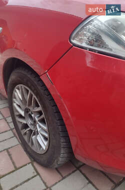 Хэтчбек Lancia Ypsilon 2012 в 