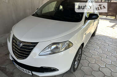 Хэтчбек Lancia Ypsilon 2012 в Николаеве