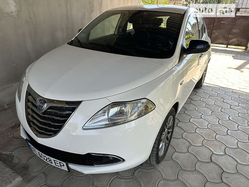 Хетчбек Lancia Ypsilon 2012 в Миколаєві