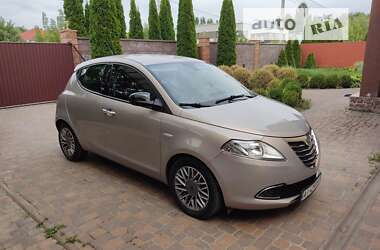 Хэтчбек Lancia Ypsilon 2013 в Киеве