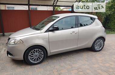 Хэтчбек Lancia Ypsilon 2013 в Киеве