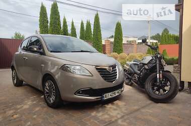 Хэтчбек Lancia Ypsilon 2013 в Киеве