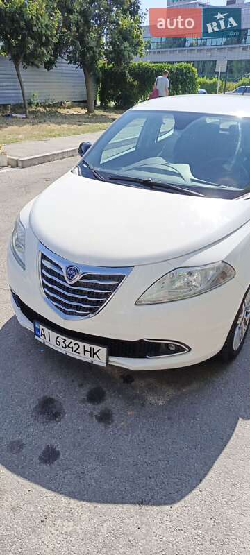 Хетчбек Lancia Ypsilon 2013 в Києві фото 31 Хетчбек Lancia Ypsilon 2013 в Києві