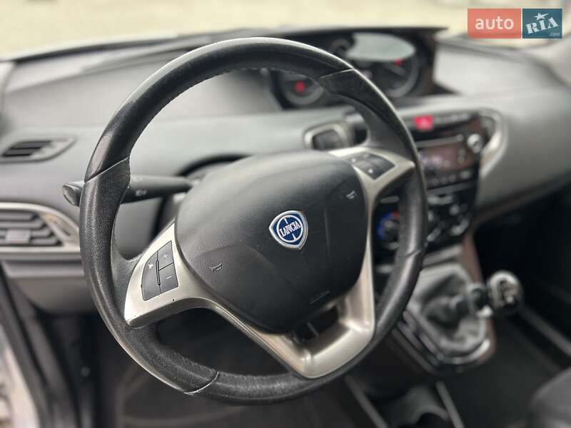 Хетчбек Lancia Ypsilon 2015 в Львові фото 17 Хетчбек Lancia Ypsilon 2015 в Львові