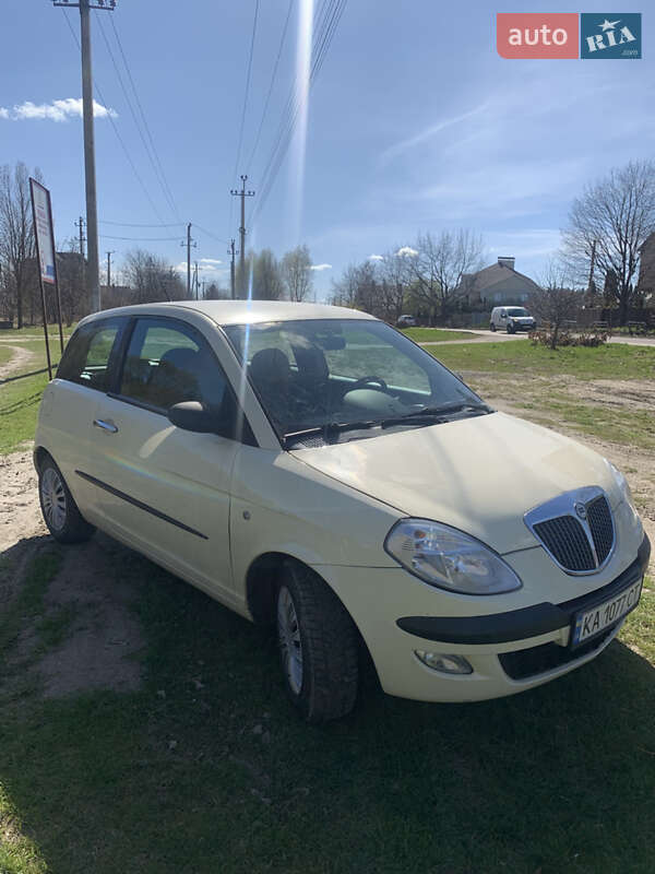 Хэтчбек Lancia Ypsilon 2006 в Киеве