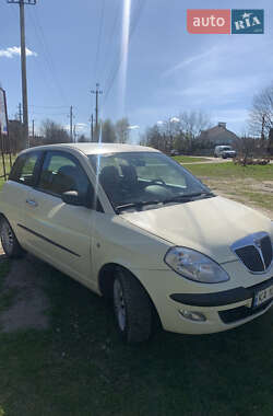 Хэтчбек Lancia Ypsilon 2006 в 