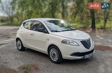 Хэтчбек Lancia Ypsilon 2013 в 