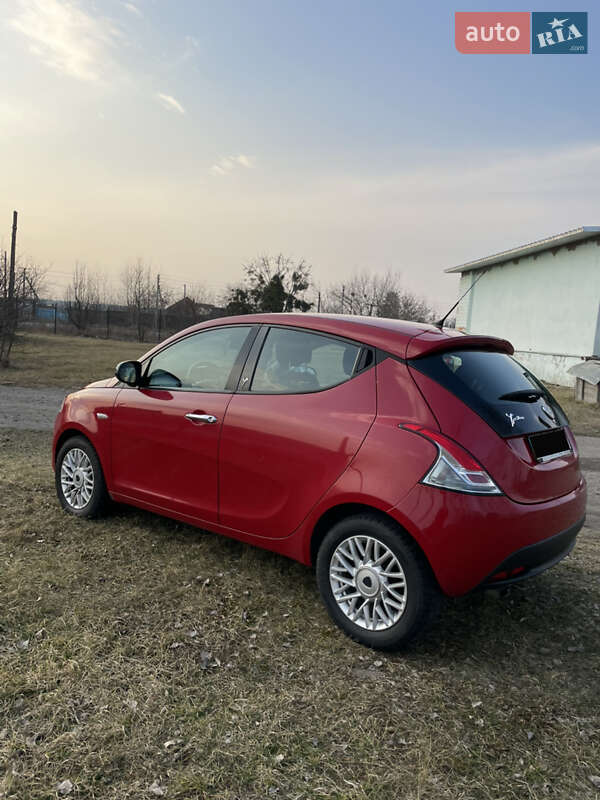 Хэтчбек Lancia Ypsilon 2013 в Ровно