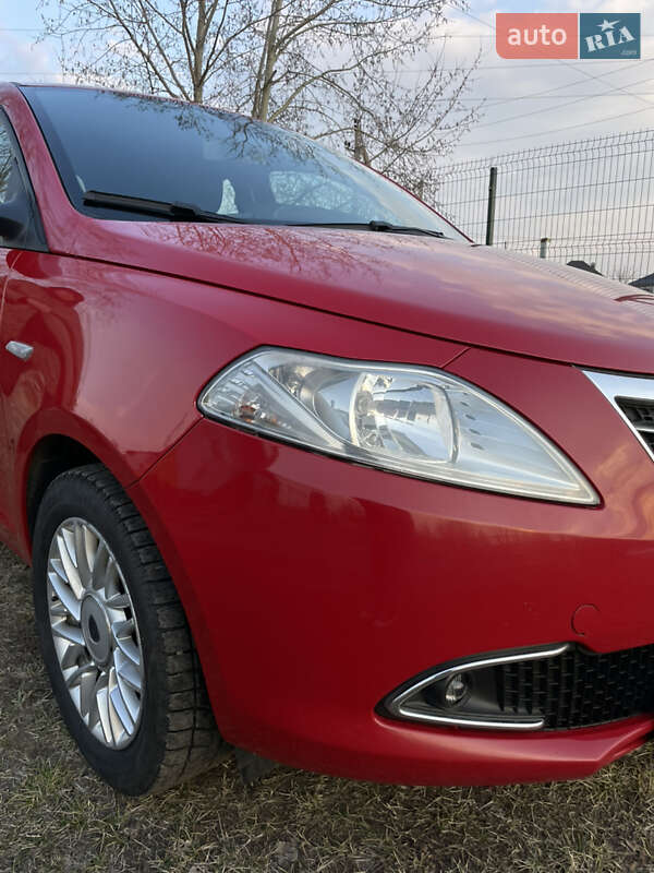 Хэтчбек Lancia Ypsilon 2013 в Ровно