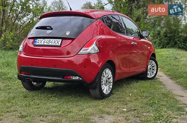 Хэтчбек Lancia Ypsilon 2013 в Изюме