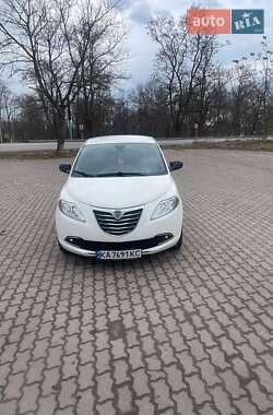 Хэтчбек Lancia Ypsilon 2012 в Киеве