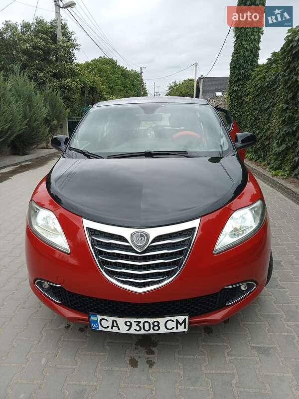 Lancia Ypsilon 2012